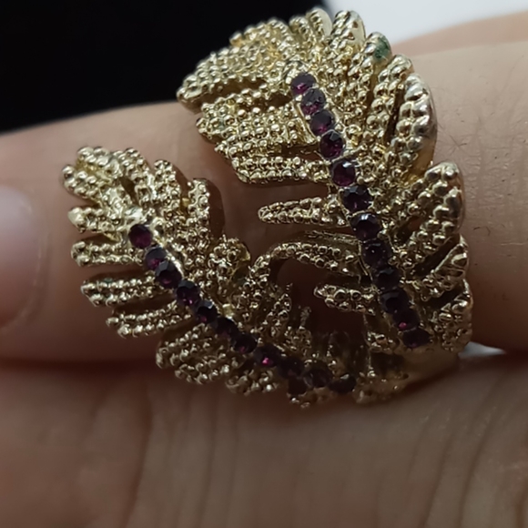 Feathers gold tone Ring - Picture 7 of 7